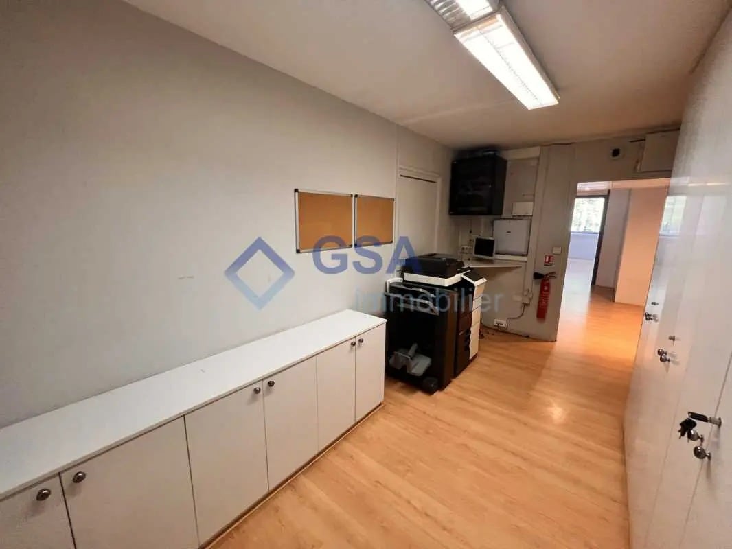 Évry-Courcouronnes, ESS 91080 - - - Interior Photo - Image 2 of 7