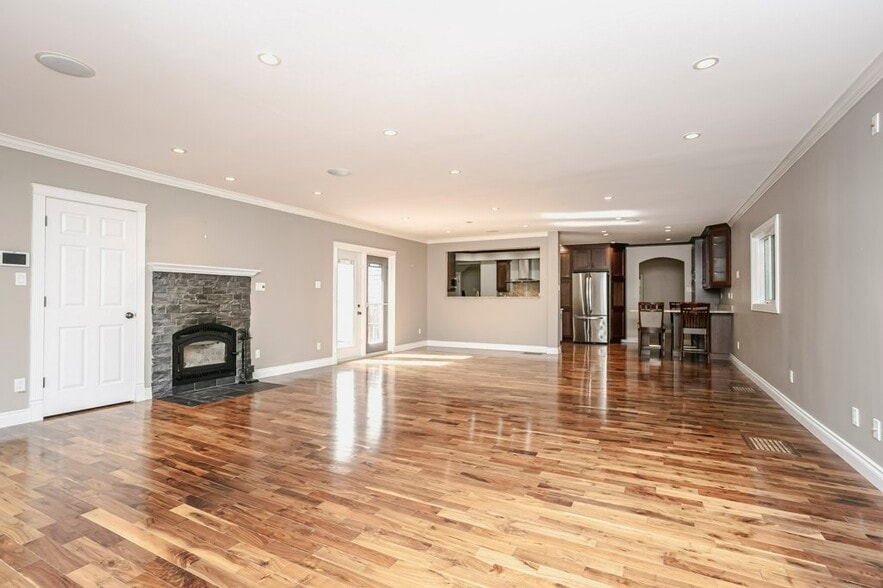 9119 117 St NW, Edmonton, AB for sale - Building Photo - Image 3 of 13