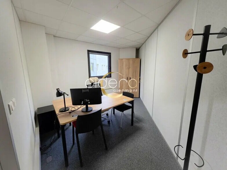 Office in Aubière for lease - Interior Photo - Image 2 of 10