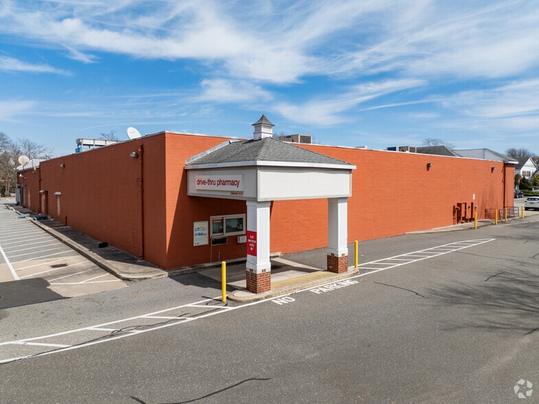 107-115 S Country Rd, Bellport Village, NY for lease - Building Photo - Image 3 of 5