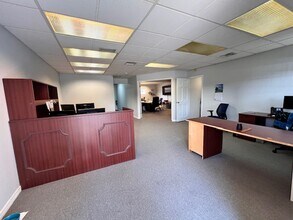 6526-6536 Central Ave, Saint Petersburg, FL for lease Interior Photo- Image 2 of 8