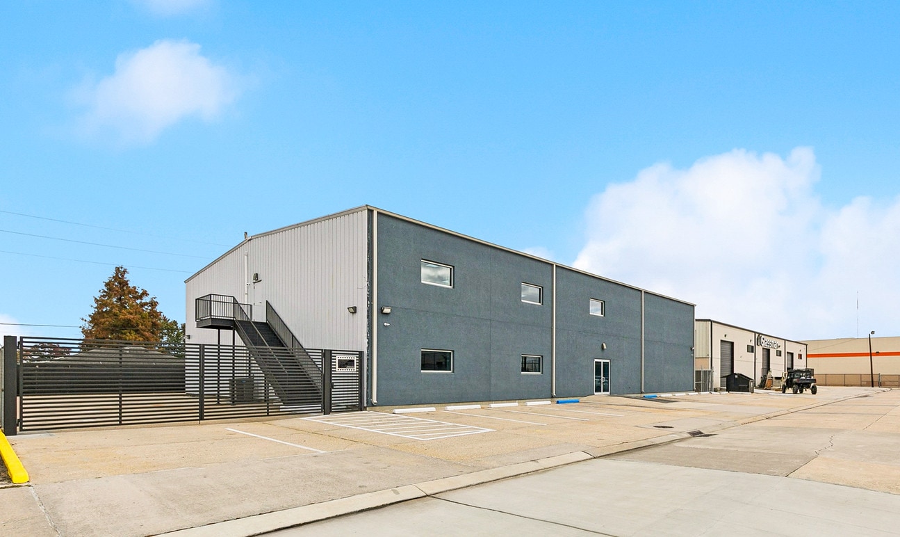 8411 Parc Pl, Chalmette, LA for sale Building Photo- Image 1 of 58