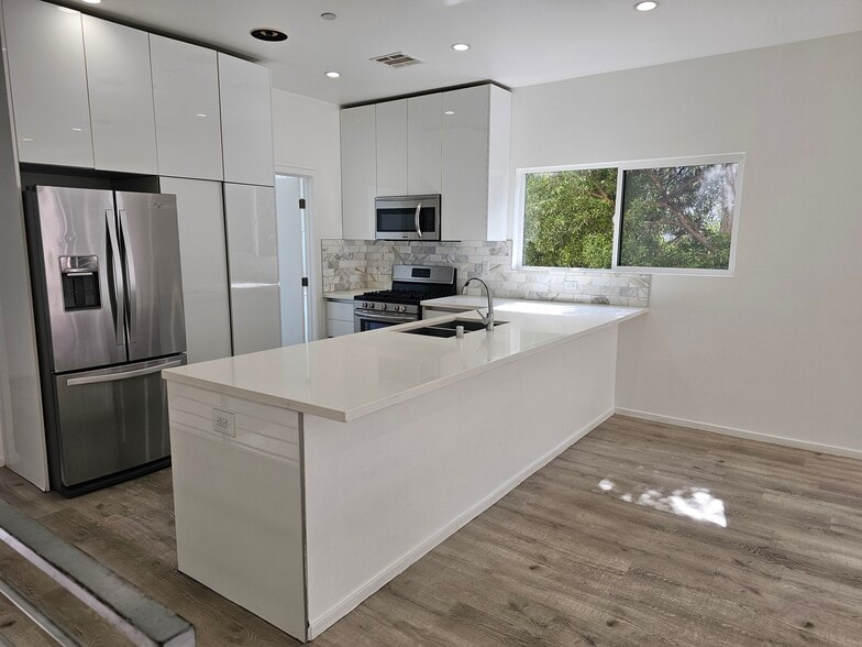 6007 Barton Ave, Los Angeles, CA for sale - Building Photo - Image 3 of 11