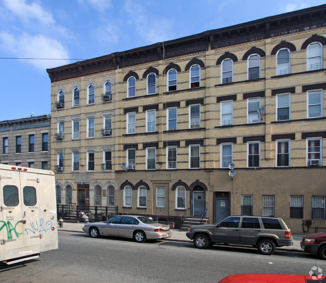 727 Knickerbocker Ave, Brooklyn, NY 11221