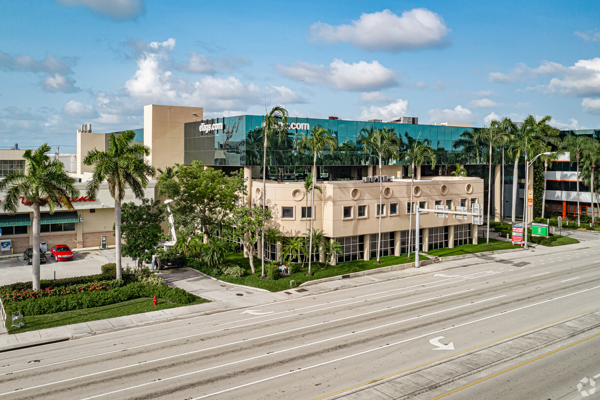 1650-1670 SE 17th St, Fort Lauderdale, FL for lease Building Photo- Image 1 of 10