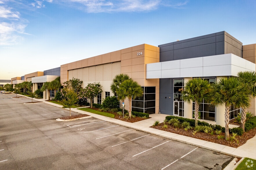 8063 Beacon Lake Dr, Orlando, FL for lease - Building Photo - Image 1 of 20