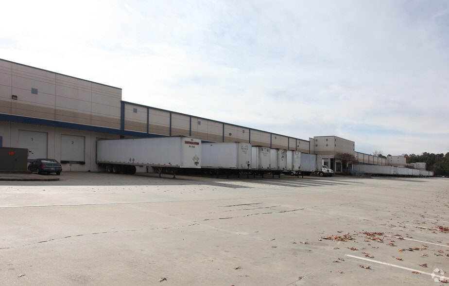 1600 Cross Pointe Way, Duluth, GA for lease - Building Photo - Image 3 of 5