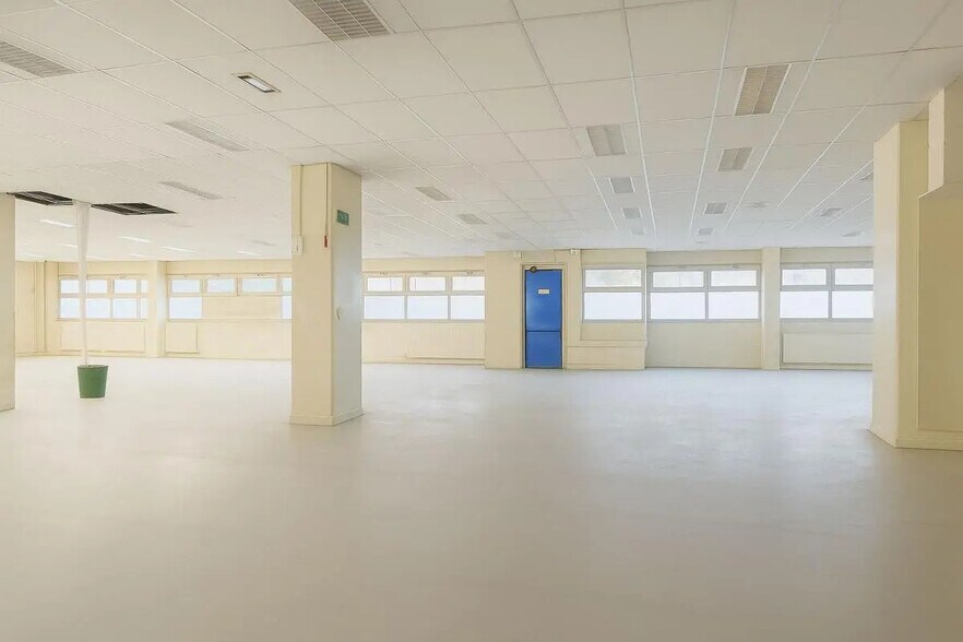 Industrial in Malakoff for lease - Interior Photo - Image 2 of 6