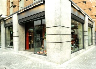 Retail in Madrid, MAD for lease Interior Photo- Image 1 of 9