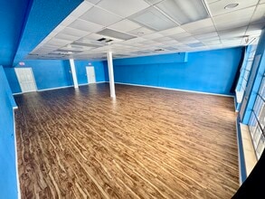 7050 Winkler Rd, Fort Myers, FL for lease Interior Photo- Image 2 of 3