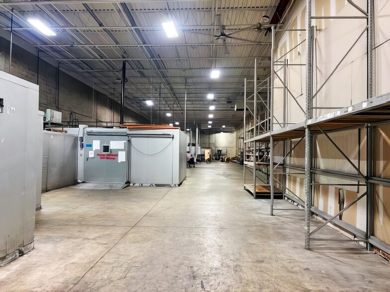 1165A N DuPont Hwy, Dover, DE for lease - Interior Photo - Image 3 of 9