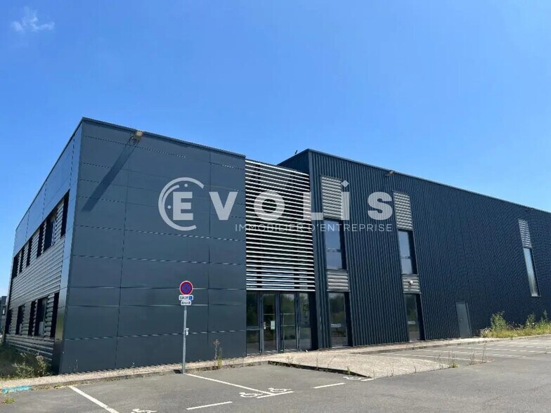 Office in Lieusaint for lease - Building Photo - Image 2 of 10