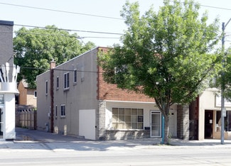 More details for 3384-3386 Lake Shore Blvd W, Toronto, ON - Retail for Sale