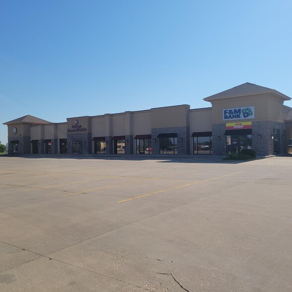 2 Americinn Way, Monmouth, IL for sale - Building Photo - Image 1 of 1