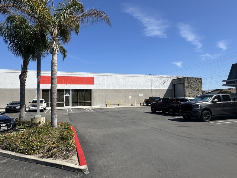 19002-19148 Brookhurst St, Huntington Beach, CA for lease - Building Photo - Image 3 of 6