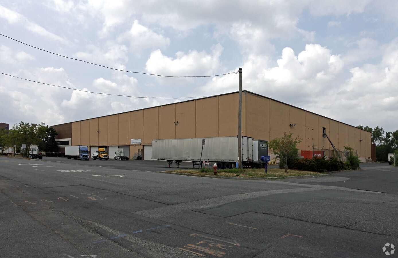 70 Enterprise Ave, Secaucus, NJ 07094 Century 21 Distribution Center