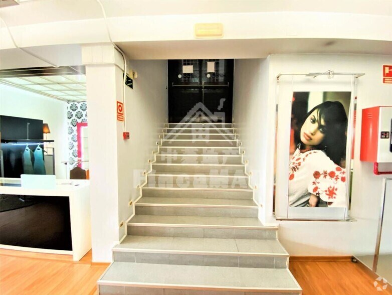 Retail in Madrid, Madrid for lease - Building Photo - Image 2 of 10
