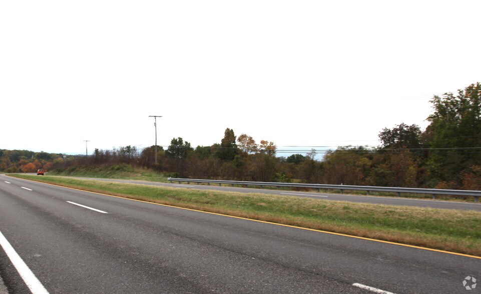 927 Russell Dr, Salem, VA for sale - Primary Photo - Image 1 of 1