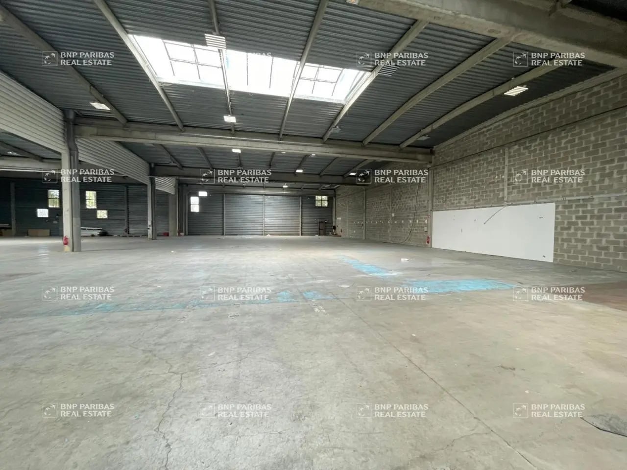 Flex in Croissy-Beaubourg for lease Building Photo- Image 1 of 4