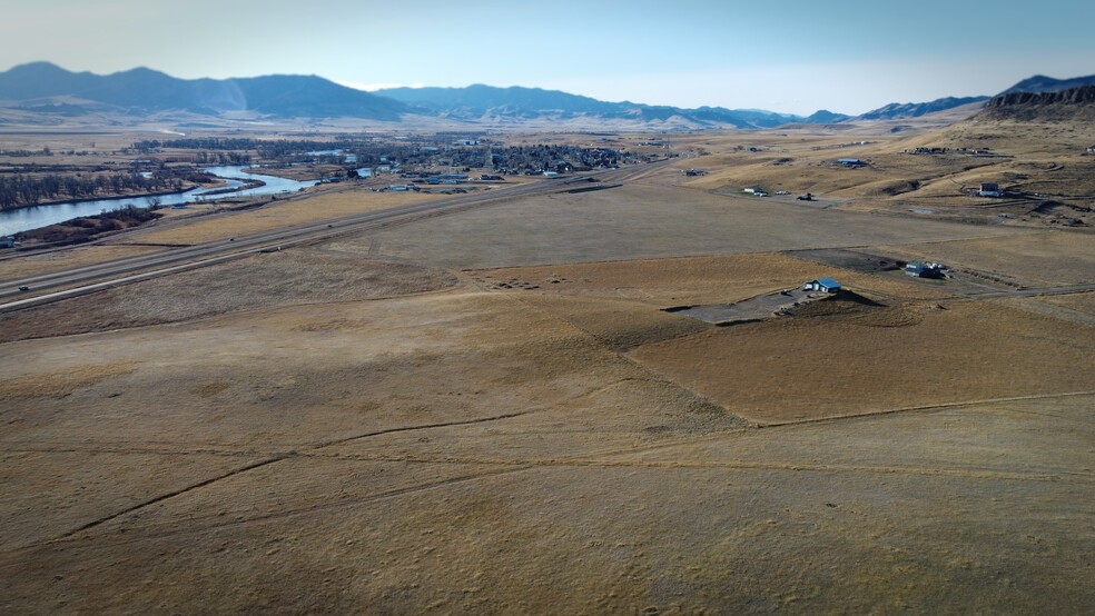 Exit 256 I-15, Cascade, MT for sale - Building Photo - Image 2 of 5