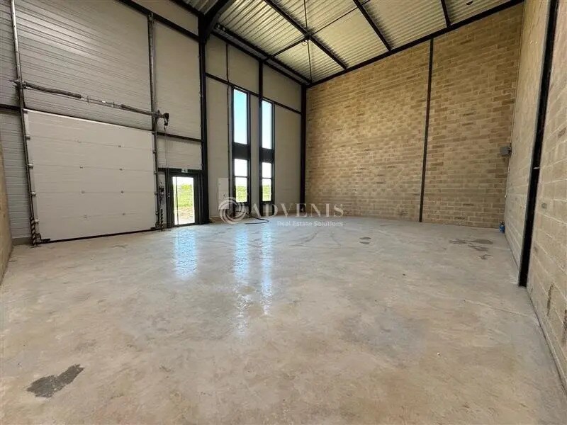 Location Local d'activités 125 m² - Photo 1