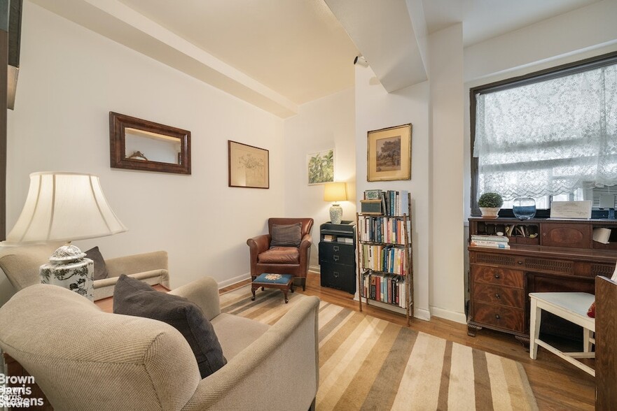 400 West End Ave, New York, NY for sale - Interior Photo - Image 3 of 7