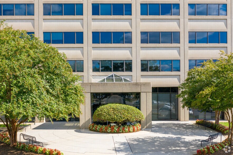 11781 Lee Jackson Hwy, Fairfax, VA for lease - Building Photo - Image 3 of 12