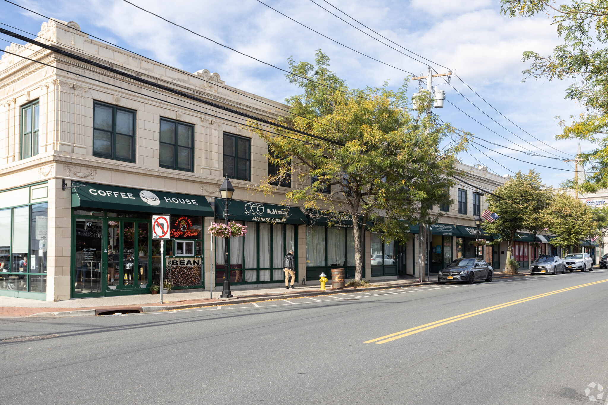 47-69 E Main St, Bay Shore, NY for sale Primary Photo- Image 1 of 1