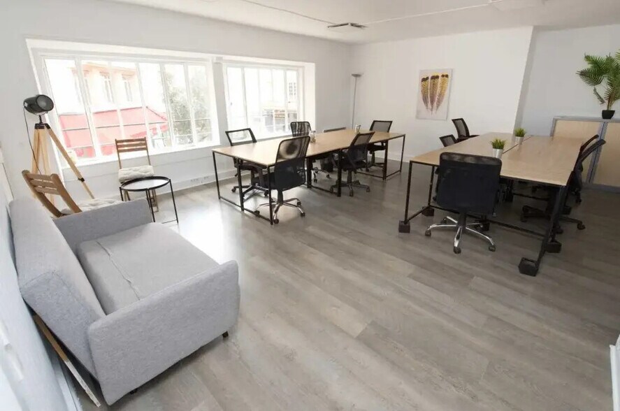 Office in Paris for lease - Building Photo - Image 2 of 6