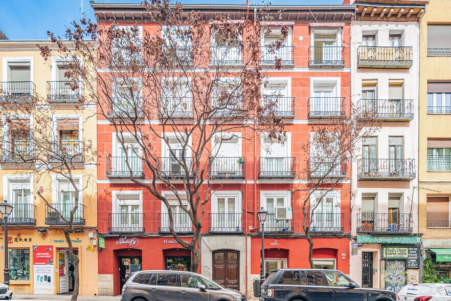 Calle de Fernández de los Ríos, 6, Madrid, Madrid for lease - Primary Photo - Image 1 of 3