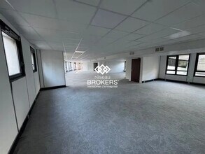 Office in Grenoble for sale Interior Photo- Image 2 of 6