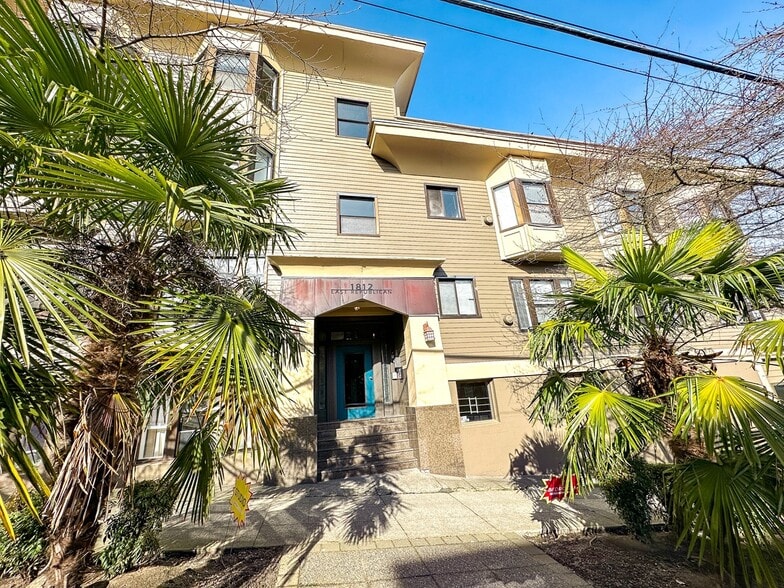 1812 E Republican St, Seattle, WA for sale - Building Photo - Image 2 of 7