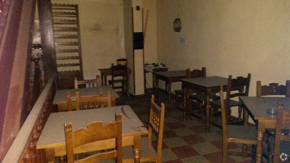 Retail in Segovia, Segovia for lease - Building Photo - Image 2 of 4