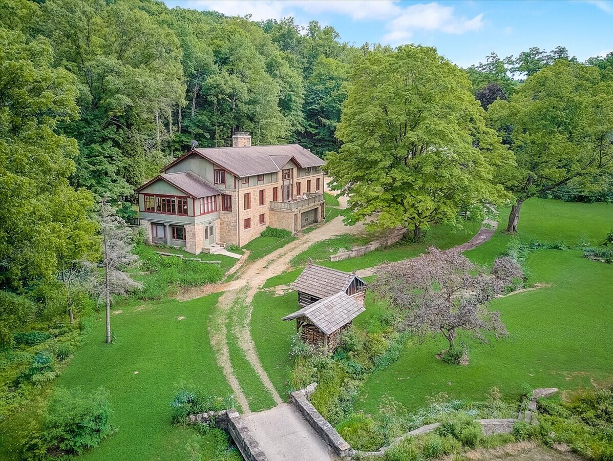 3576 County Road JG, Blue Mounds, WI 53517