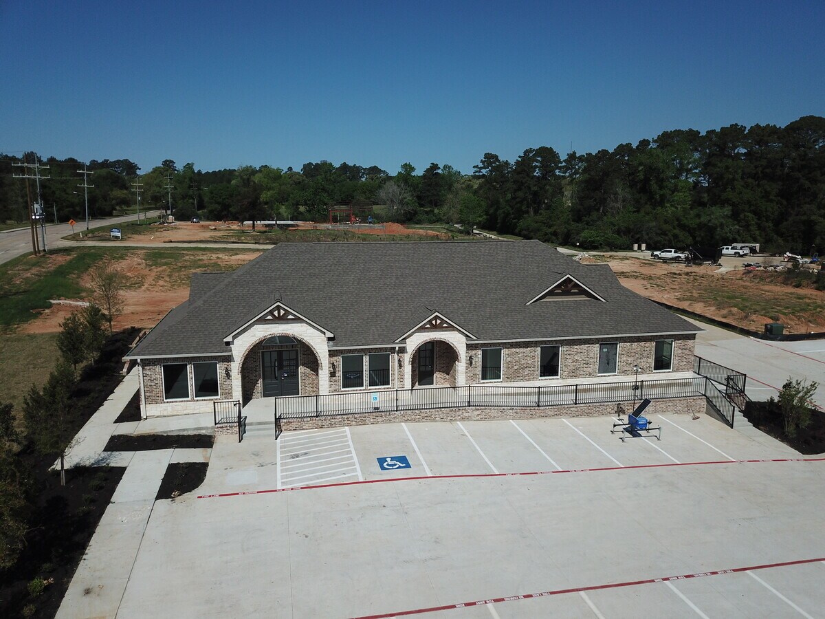 1904 Longmire Rd, Conroe, TX 77304