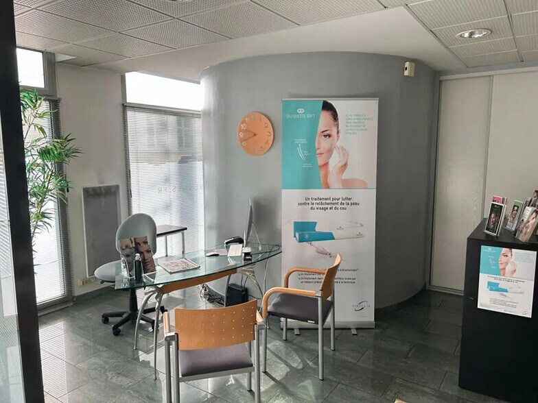 Office in Rennes for sale - Interior Photo - Image 2 of 9