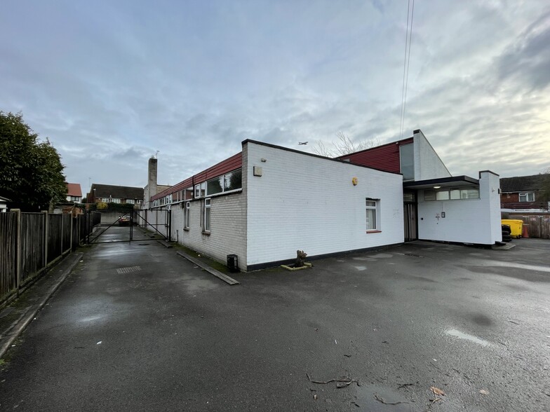 36 Springwell Rd, Hounslow for lease - Building Photo - Image 2 of 4