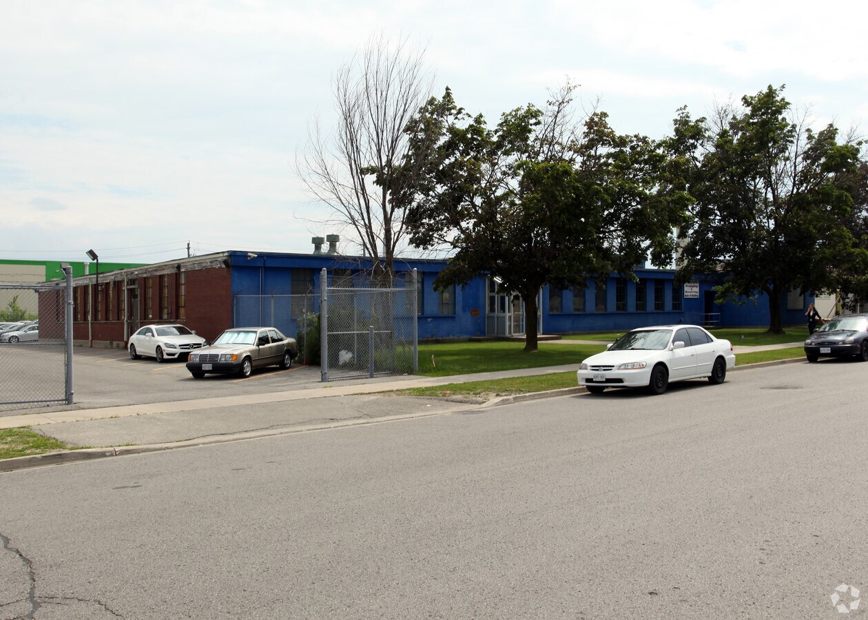 119 Vanderhoof Ave, Toronto, ON M4G 4B4