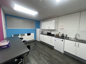 Smallmead, Horley for lease Interior Photo- Image 2 of 4