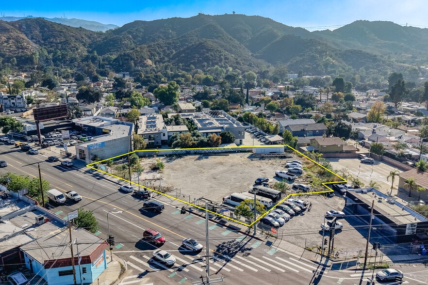 7636 Foothill Blvd, Tujunga, CA for lease - Building Photo - Image 2 of 12