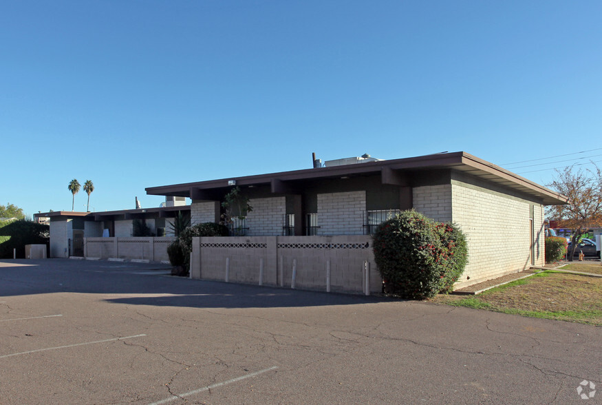 3440 W Cactus Rd, Phoenix, AZ for lease - Building Photo - Image 3 of 42