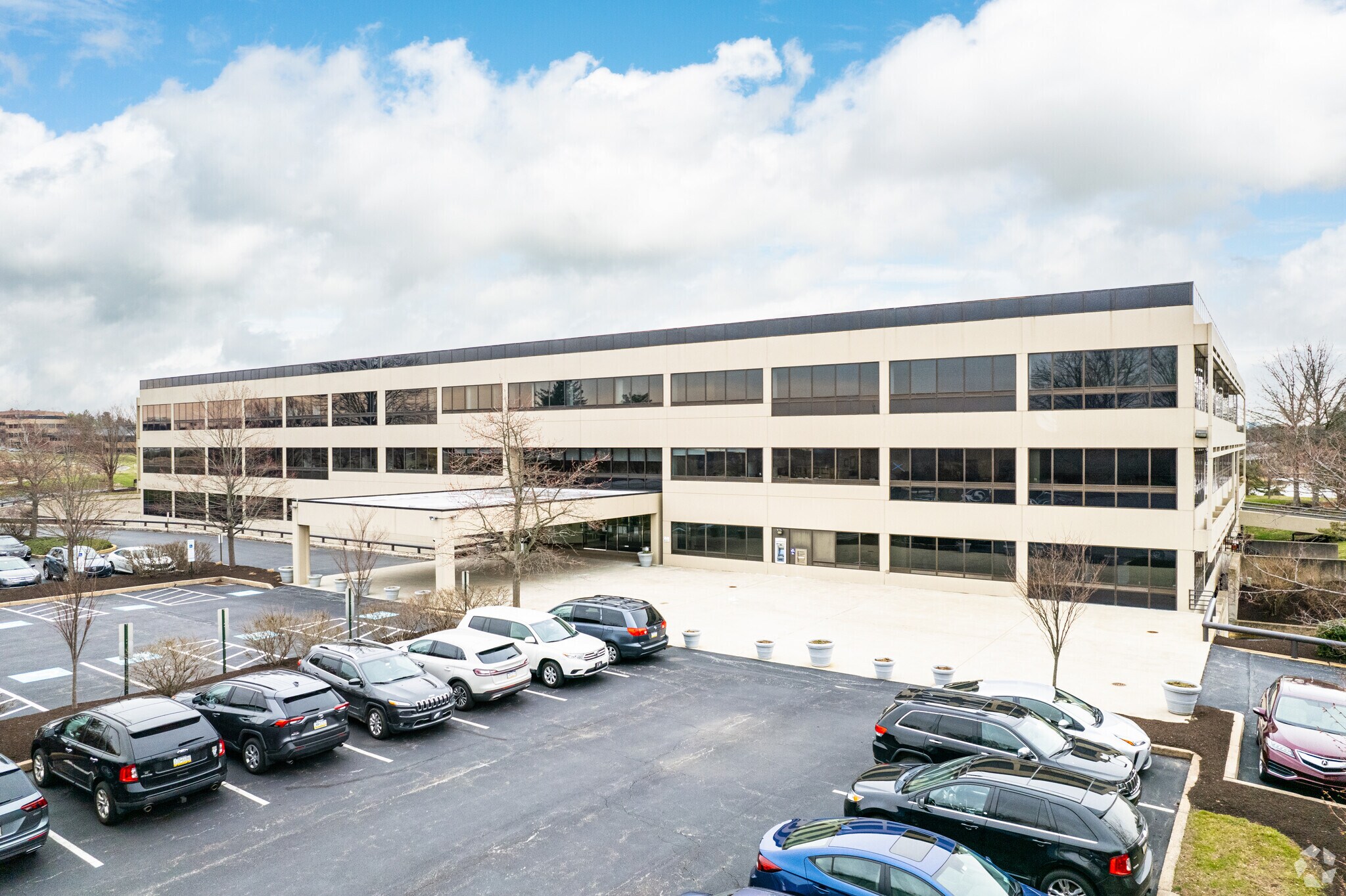 300 Sentry Pkwy E, Blue Bell, PA for lease Primary Photo- Image 1 of 5