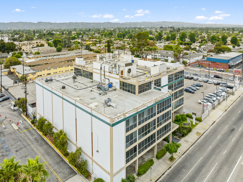 12444 Victory Blvd, North Hollywood, CA for sale - Building Photo - Image 3 of 7