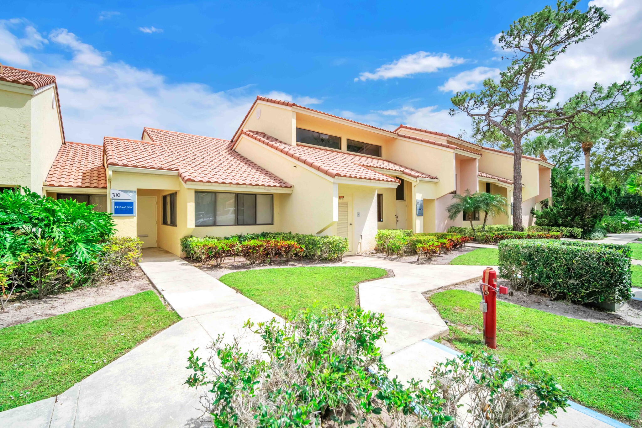 2499 Glades Rd, Boca Raton, FL for lease Building Photo- Image 1 of 18