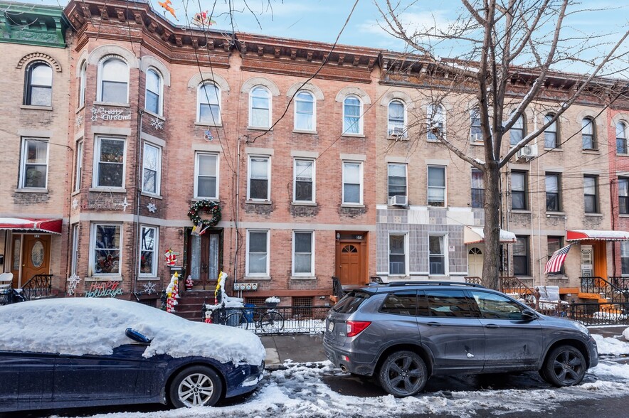 575 Morgan Ave, Brooklyn, NY for sale - Primary Photo - Image 1 of 1