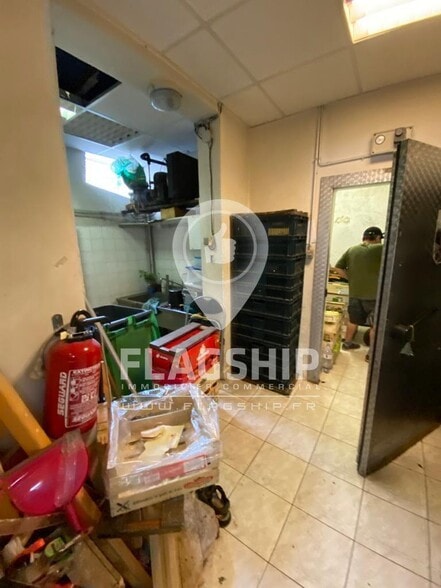 Retail in Issy-Les-Moulineaux for lease - Interior Photo - Image 3 of 4