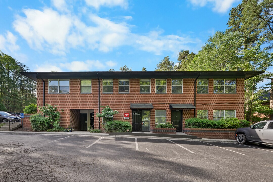 180 Providence Rd, Chapel Hill, NC for lease Building Photo- Image 1 of 18