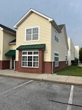 408 Larch Cir, Wilmington, DE for lease Building Photo- Image 1 of 8