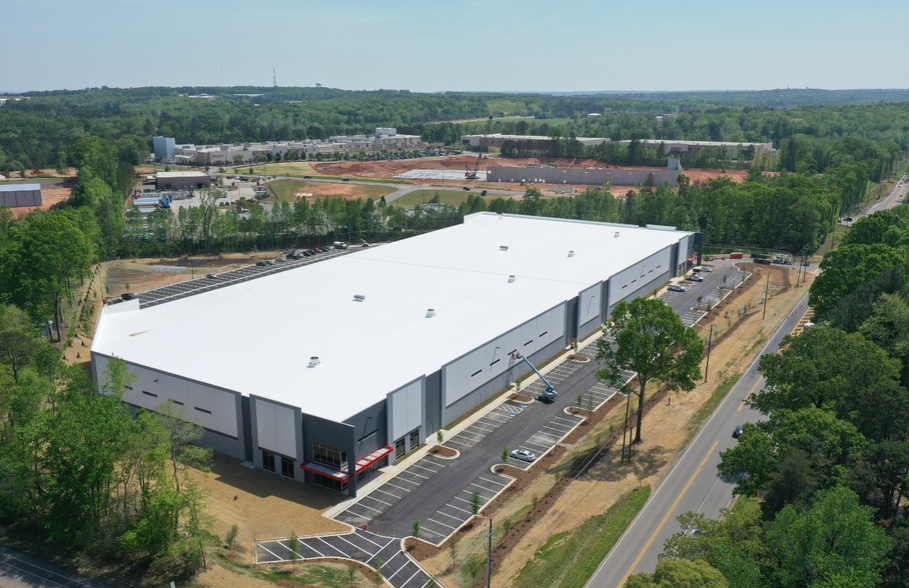 5761 McEver Rd, Oakwood, GA for lease - Building Photo - Image 1 of 4