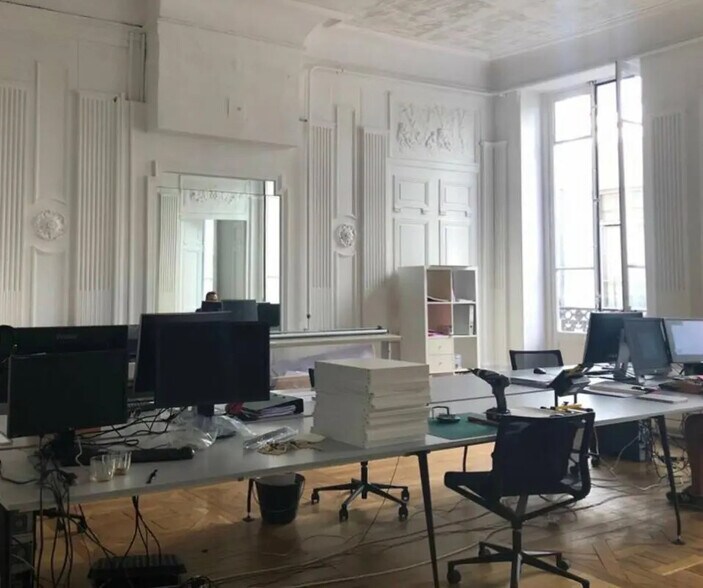 Office in Paris for lease - Interior Photo - Image 3 of 3